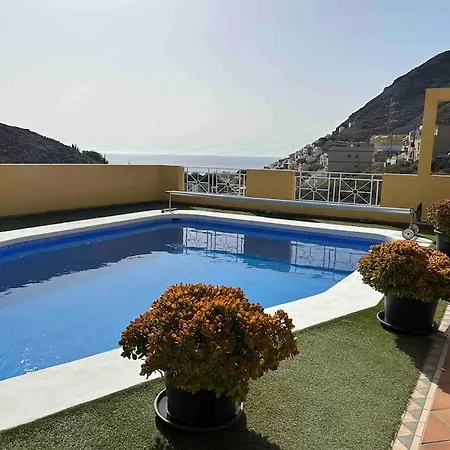 En Con Piscina Privada Daire *