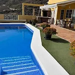 En Con Piscina Privada