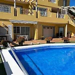 En Con Piscina Privada Daire *