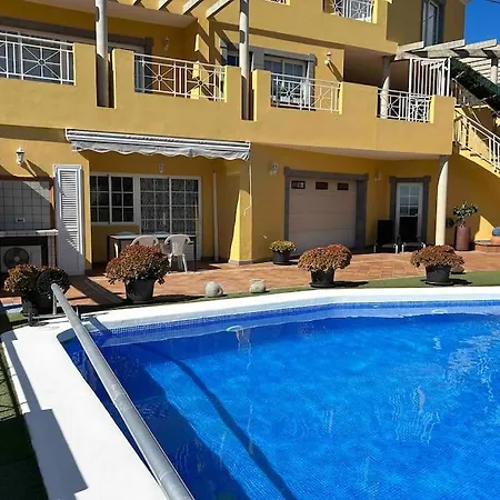 En Con Piscina Privada 아파트 *
